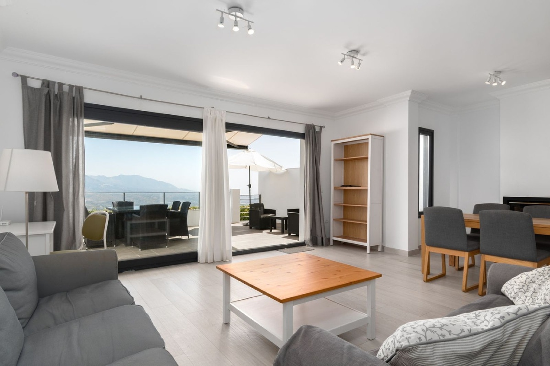 Resale - Town house - Marbella - La Mairena