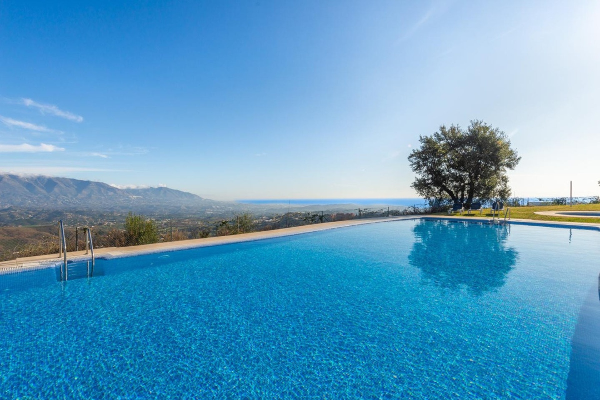 Resale - Town house - Marbella - La Mairena