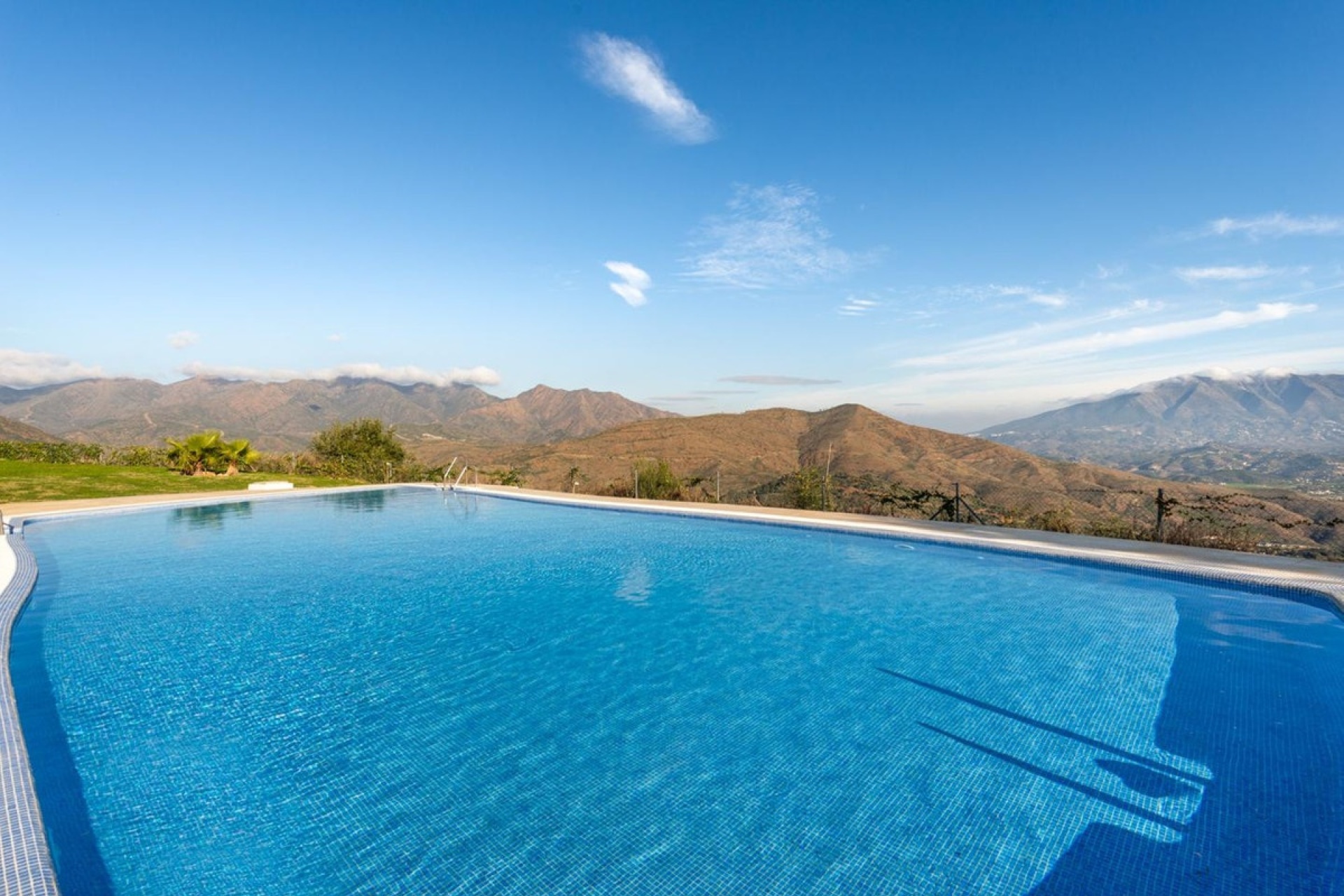 Resale - Town house - Marbella - La Mairena