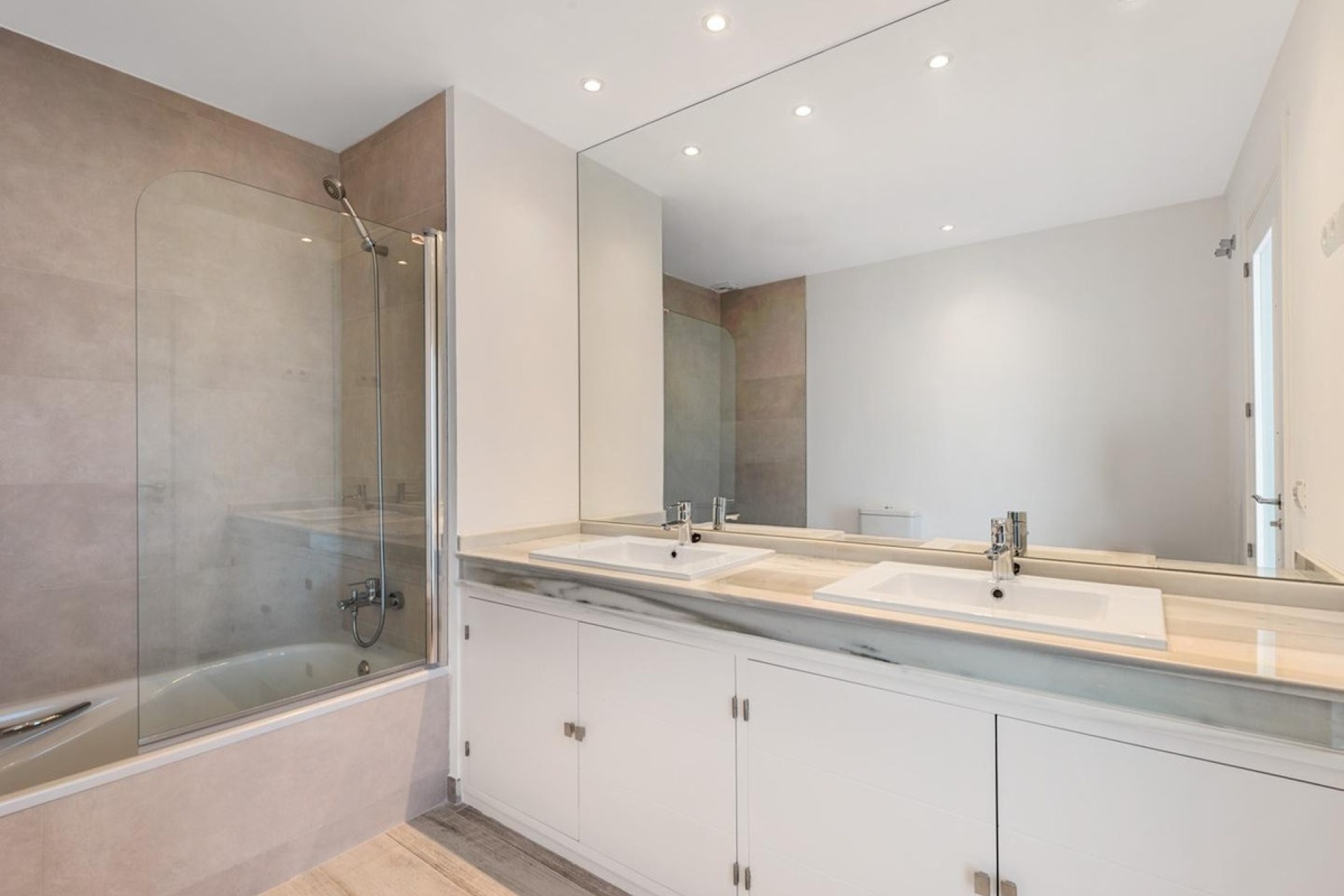 Resale - Town house - Marbella - La Mairena