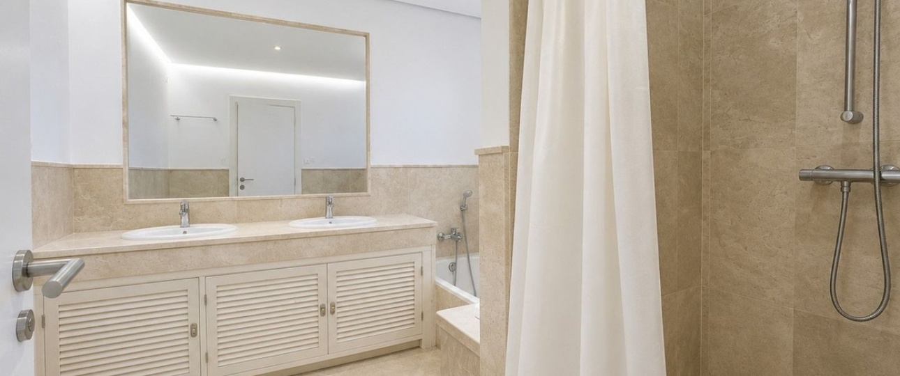 Resale - Town house - Marbella - La Mairena
