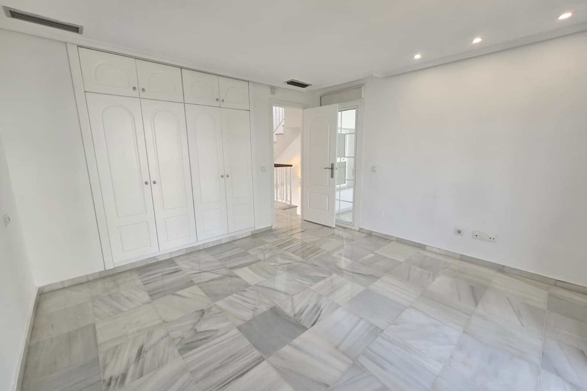 Resale - Town house - Marbella - Nagüeles