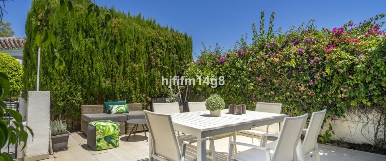 Resale - Town house - Marbella - Nueva Andalucía