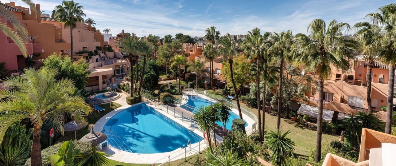 Resale - Town house - Marbella - Nueva Andalucía