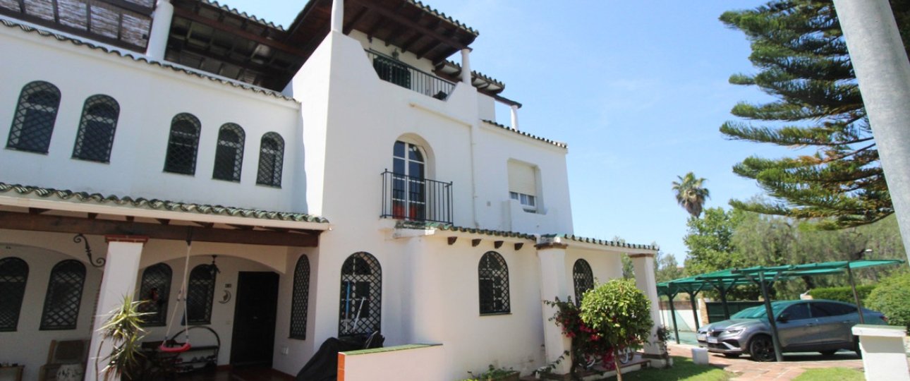 Resale - Town house - Marbella - Nueva Andalucía