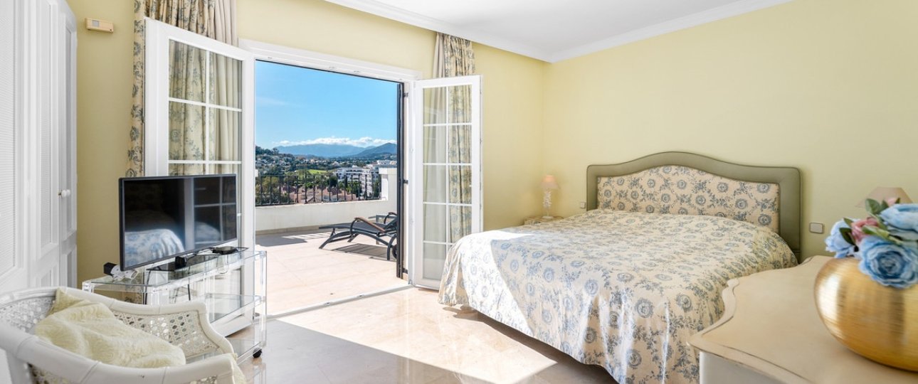 Resale - Town house - Marbella - Nueva Andalucía