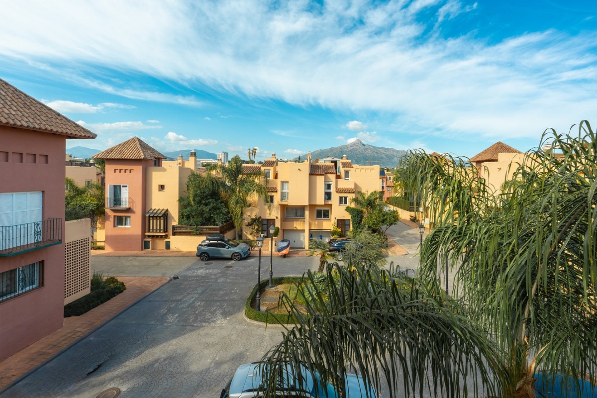Resale - Town house - Marbella - Nueva Andalucía