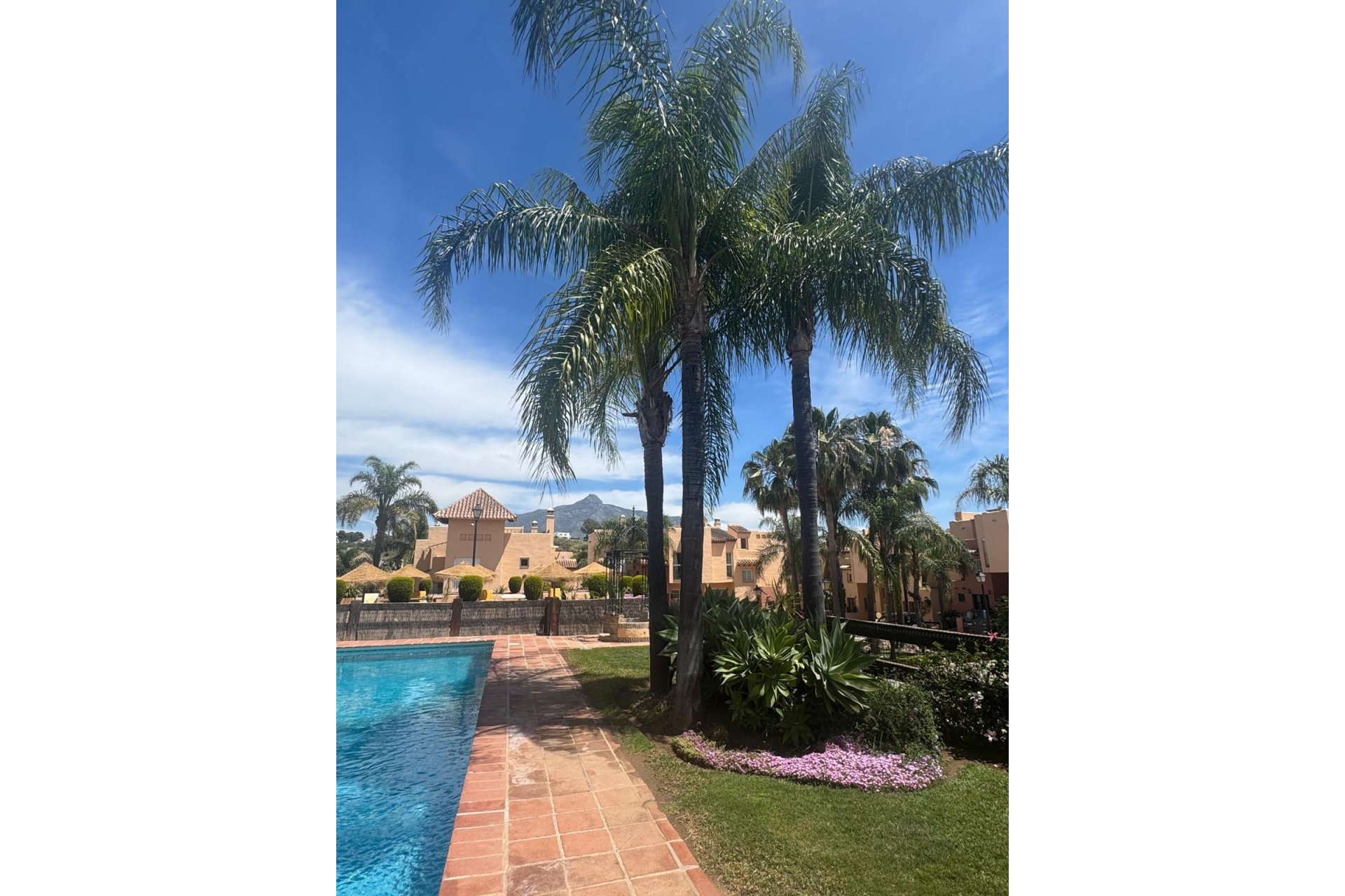 Resale - Town house - Marbella - Nueva Andalucía