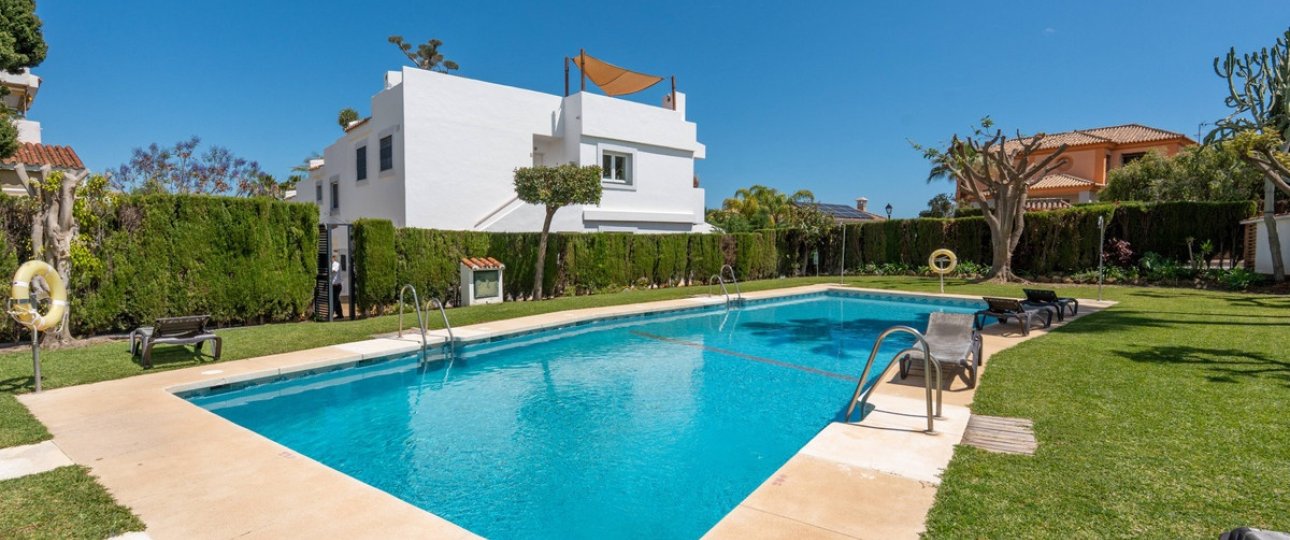 Resale - Town house - Marbella - Nueva Andalucía