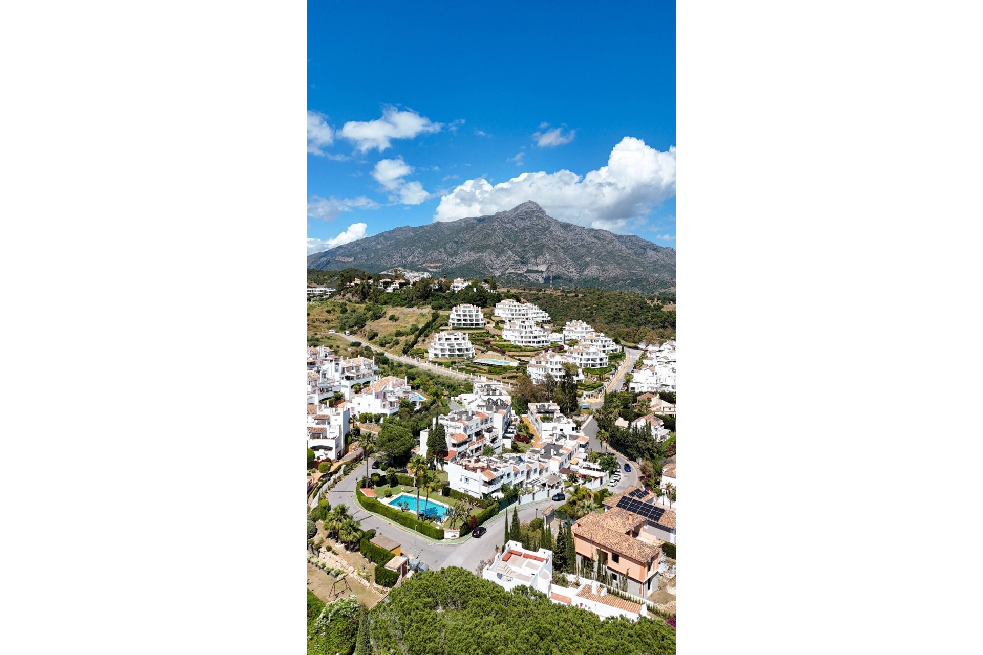 Resale - Town house - Marbella - Nueva Andalucía