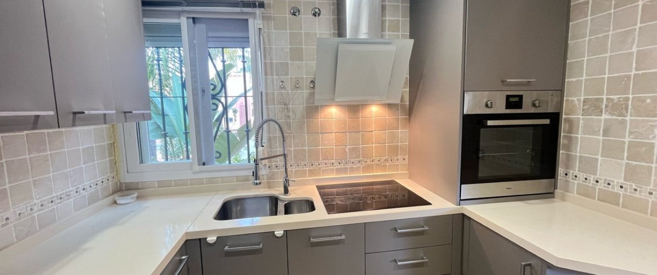 Resale - Town house - Marbella - Nueva Andalucía
