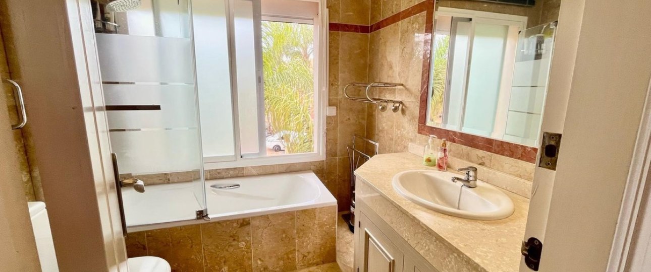 Resale - Town house - Marbella - Nueva Andalucía