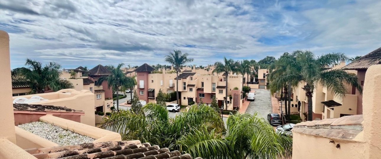 Resale - Town house - Marbella - Nueva Andalucía