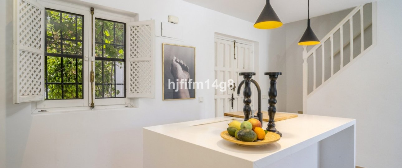 Resale - Town house - Marbella - Nueva Andalucía