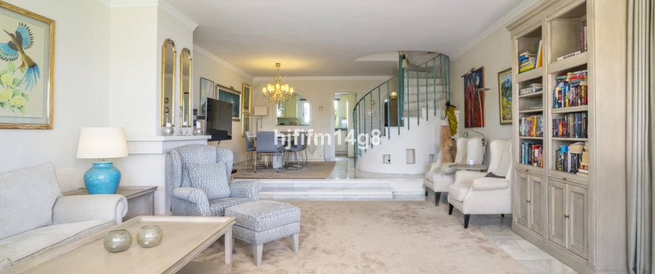 Resale - Town house - Marbella - Nueva Andalucía