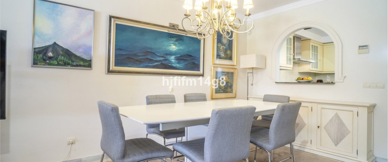 Resale - Town house - Marbella - Nueva Andalucía