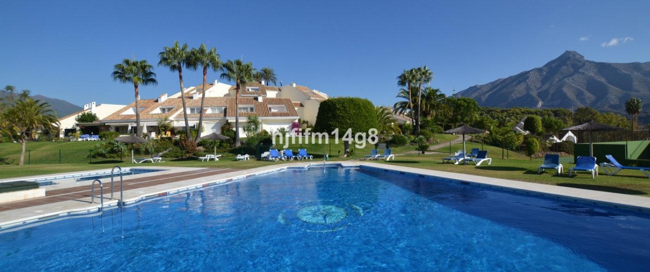 Resale - Town house - Marbella - Nueva Andalucía