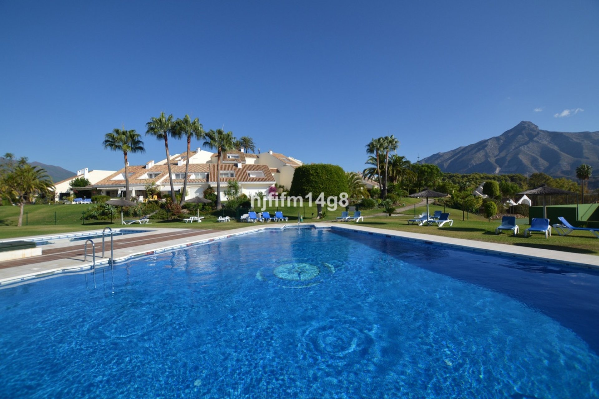 Resale - Town house - Marbella - Nueva Andalucía