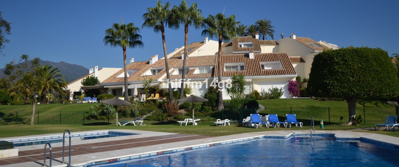 Resale - Town house - Marbella - Nueva Andalucía