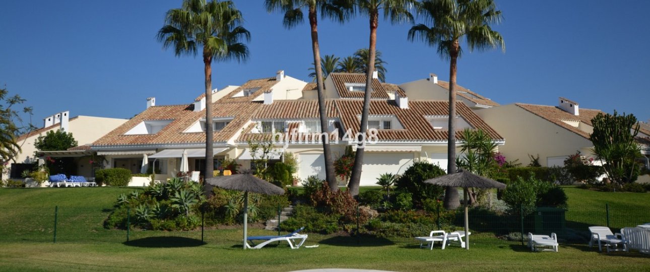 Resale - Town house - Marbella - Nueva Andalucía