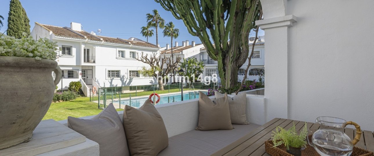 Resale - Town house - Marbella - Nueva Andalucía
