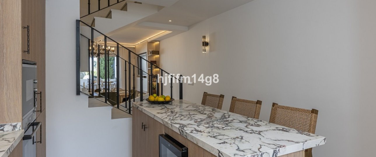 Resale - Town house - Marbella - Nueva Andalucía