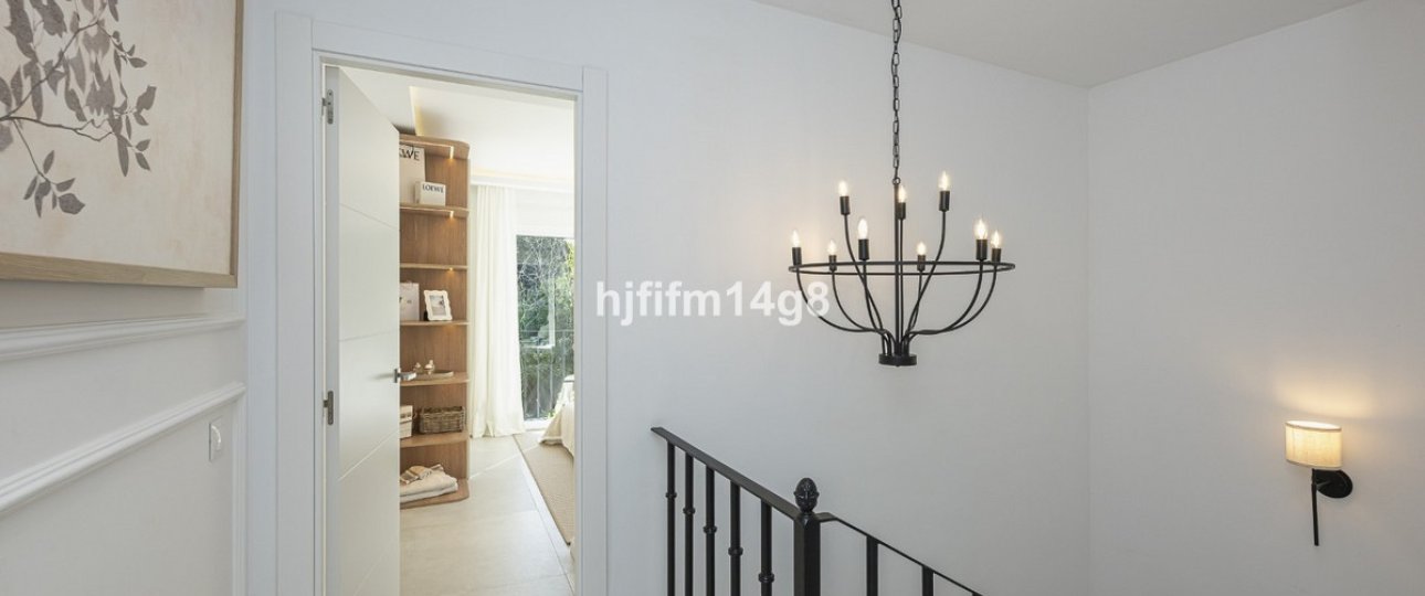 Resale - Town house - Marbella - Nueva Andalucía