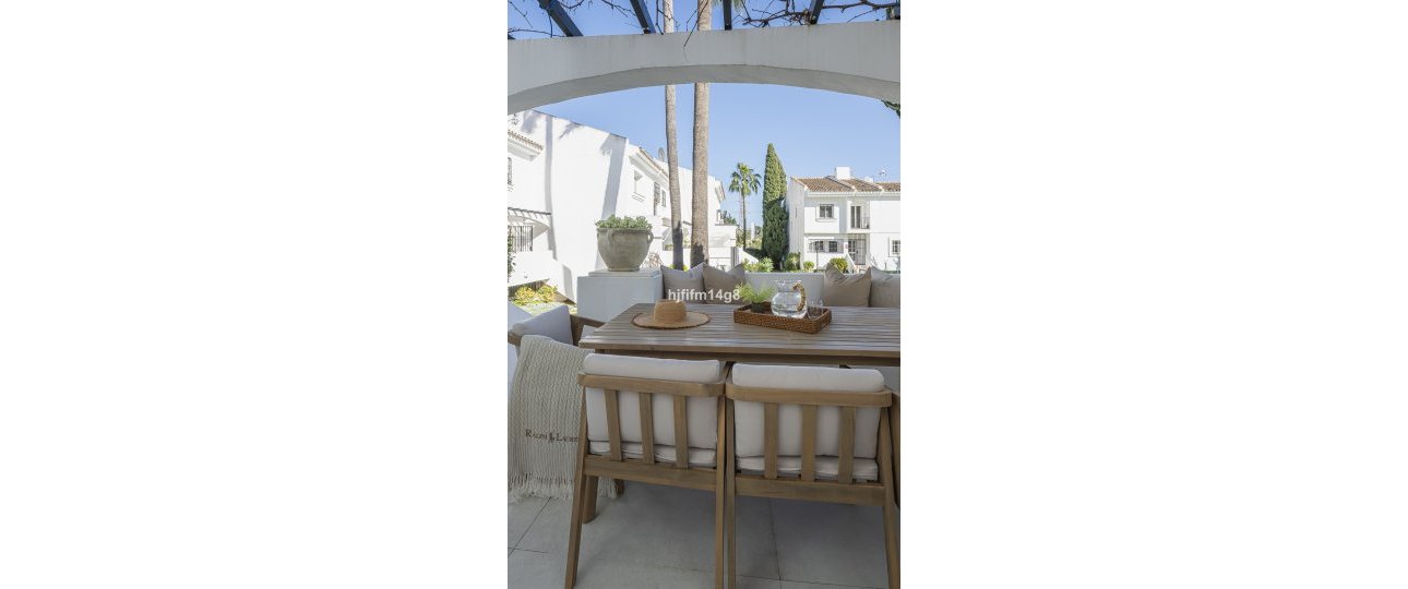 Resale - Town house - Marbella - Nueva Andalucía