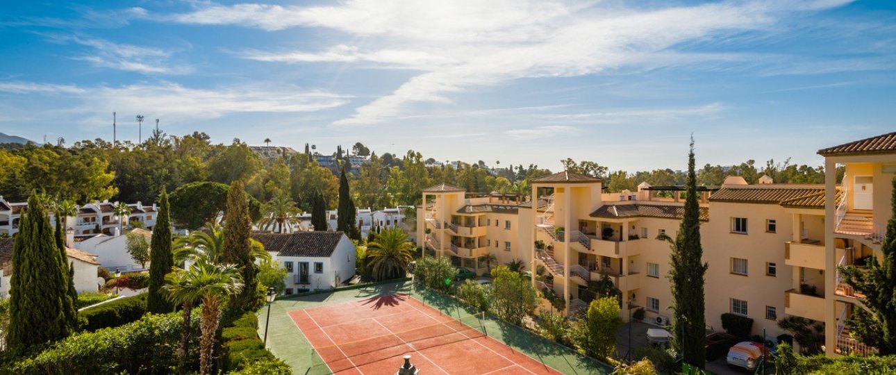 Resale - Town house - Marbella - Nueva Andalucía