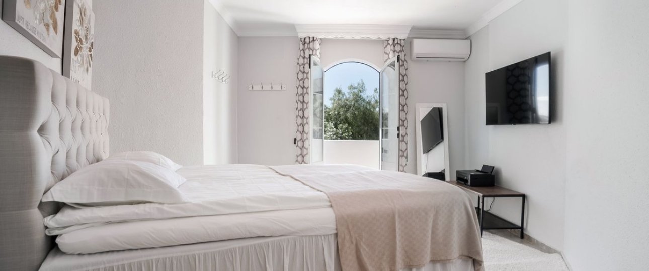 Resale - Town house - Marbella - Nueva Andalucía
