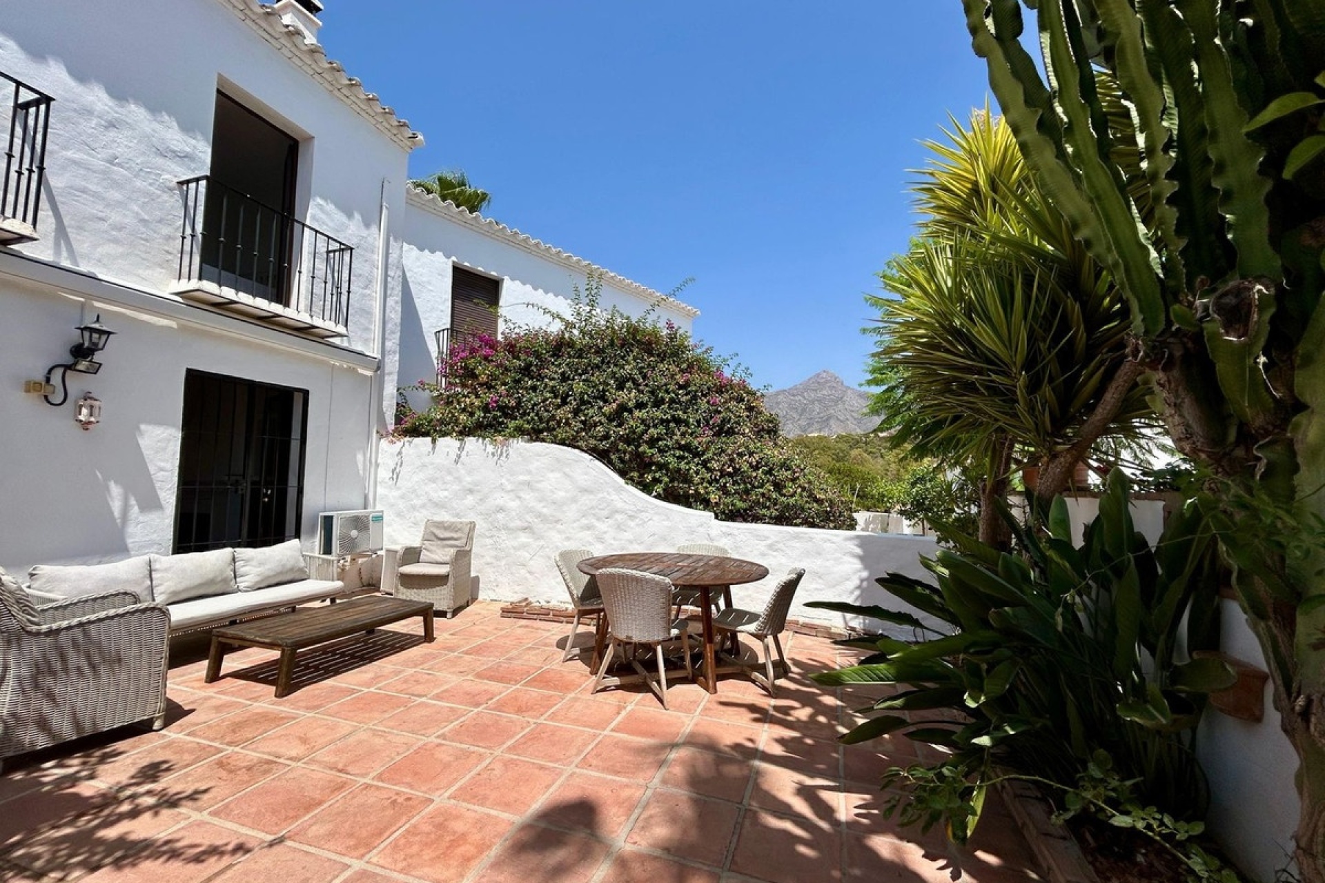 Resale - Town house - Marbella - Nueva Andalucía