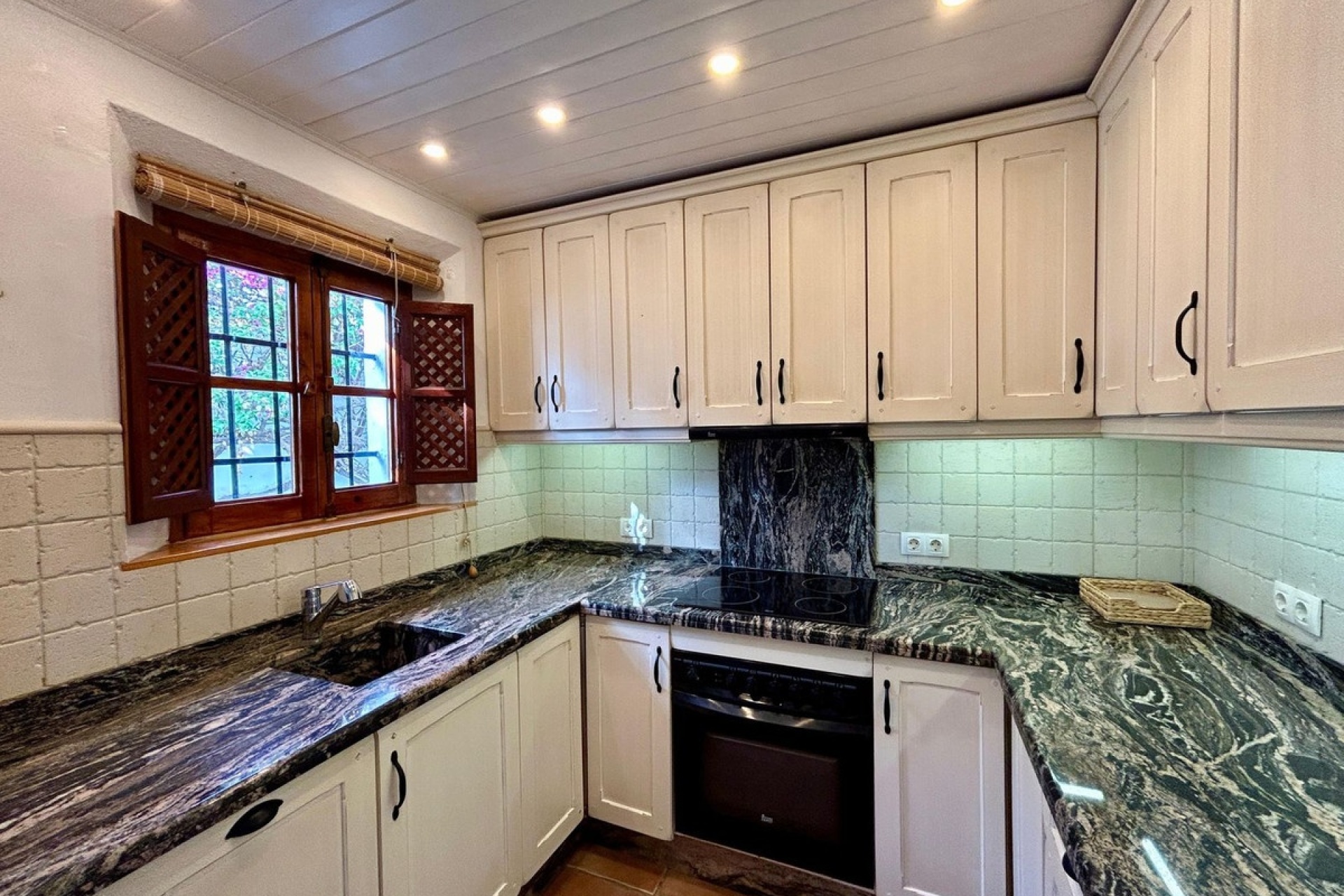 Resale - Town house - Marbella - Nueva Andalucía