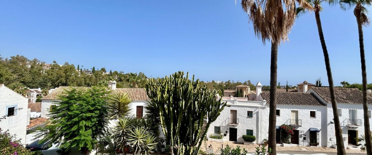 Resale - Town house - Marbella - Nueva Andalucía