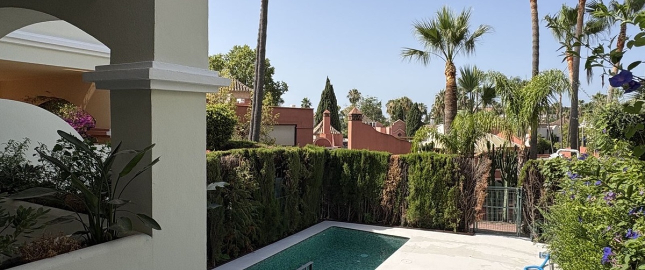 Resale - Town house - Marbella - Nueva Andalucía