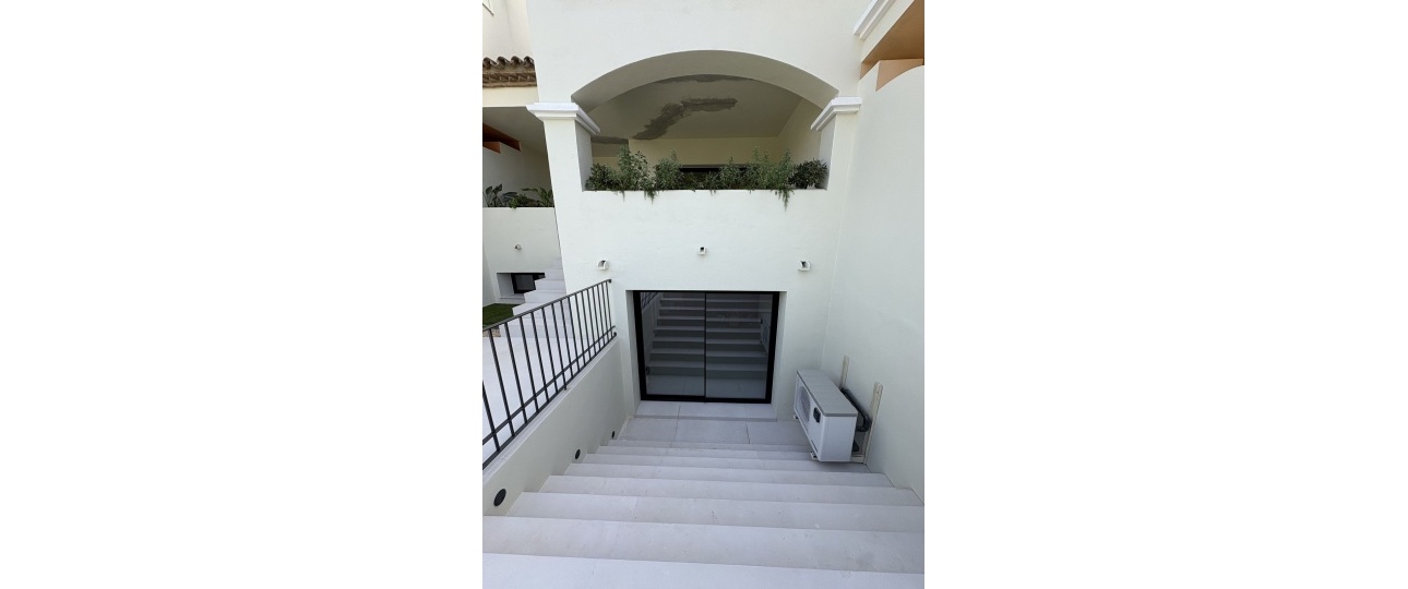 Resale - Town house - Marbella - Nueva Andalucía