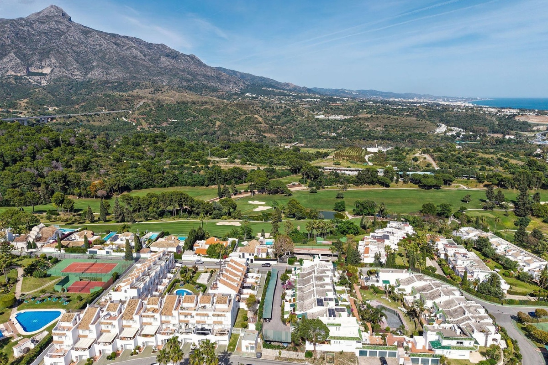 Resale - Town house - Marbella - Nueva Andalucía