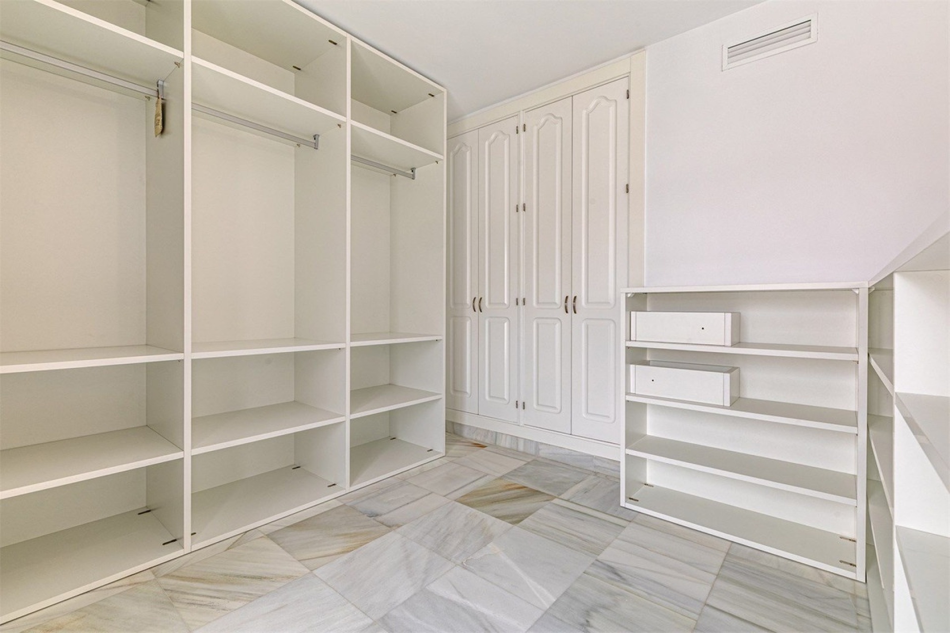 Resale - Town house - Marbella - Nueva Andalucía