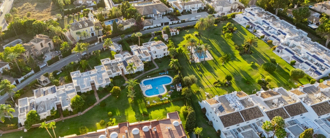 Resale - Town house - Marbella - Nueva Andalucía