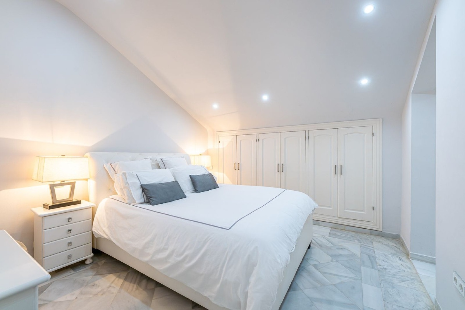 Resale - Town house - Marbella - Nueva Andalucía
