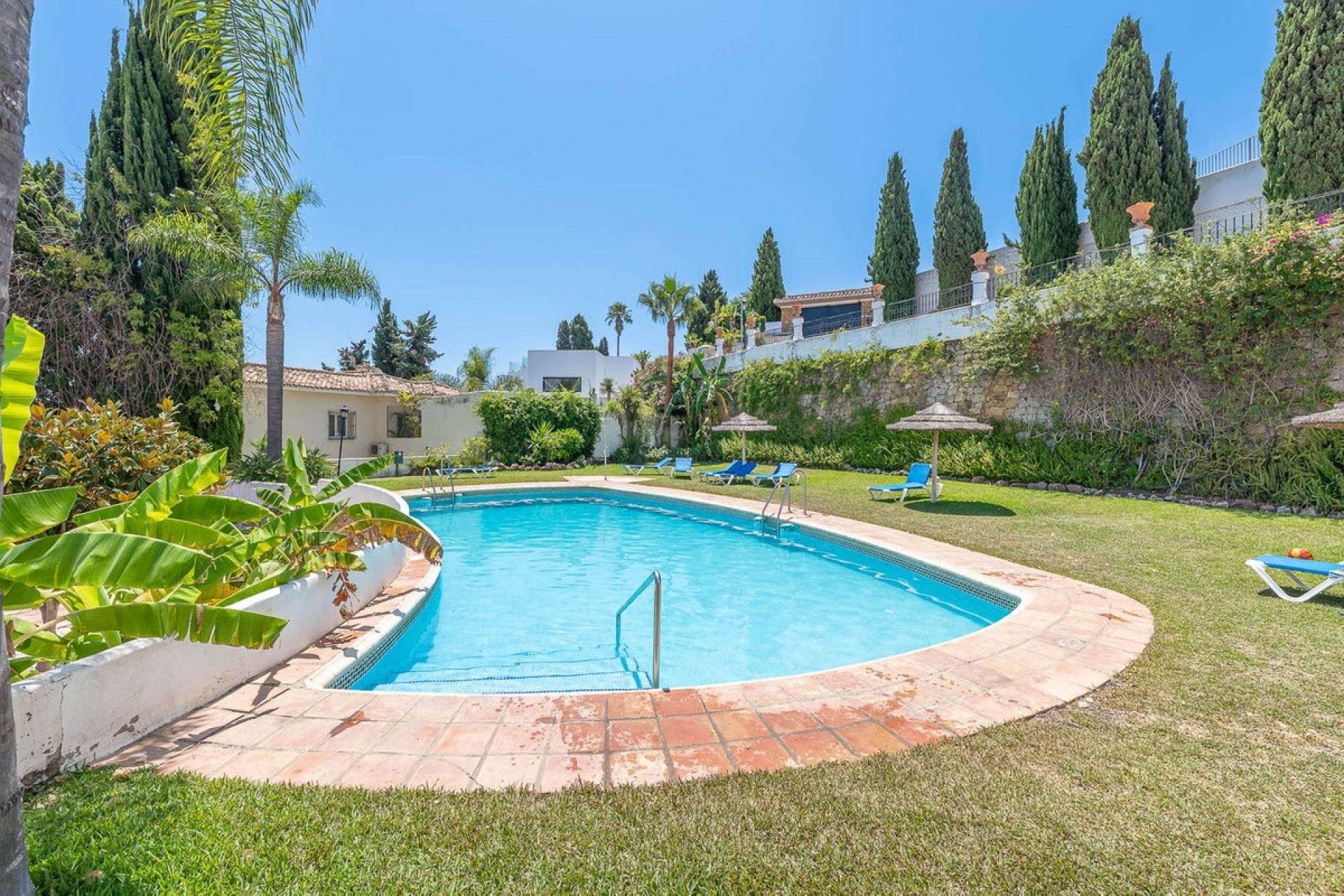 Resale - Town house - Marbella - Nueva Andalucía