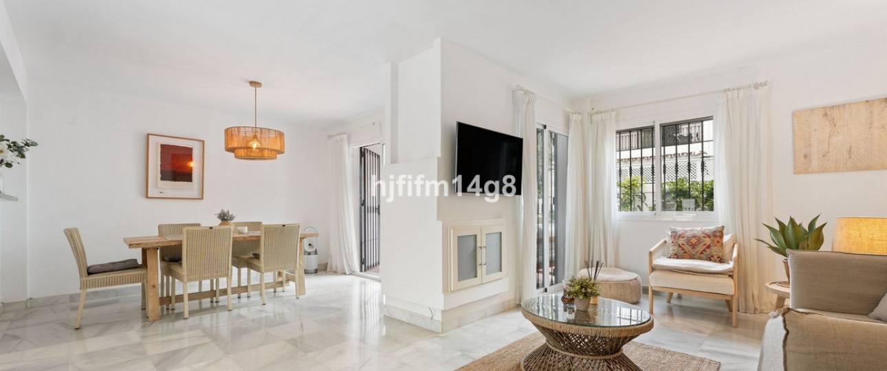 Resale - Town house - Marbella - Nueva Andalucía