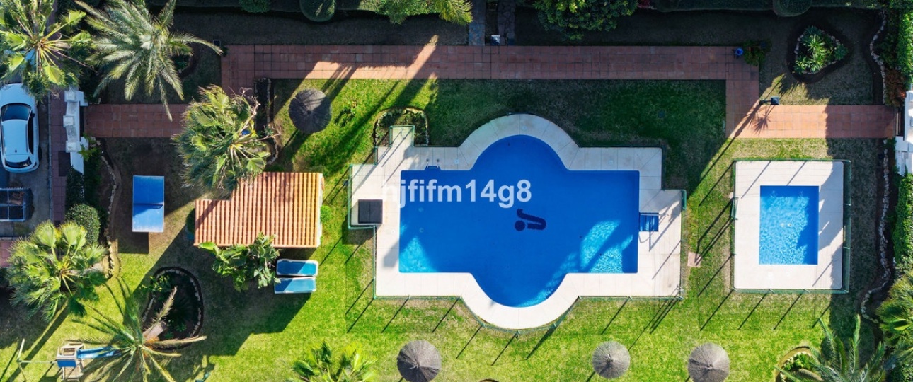 Resale - Town house - Marbella - Nueva Andalucía