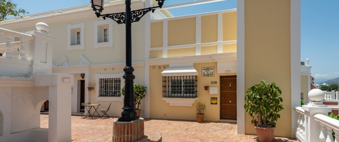 Resale - Town house - Marbella - Nueva Andalucía
