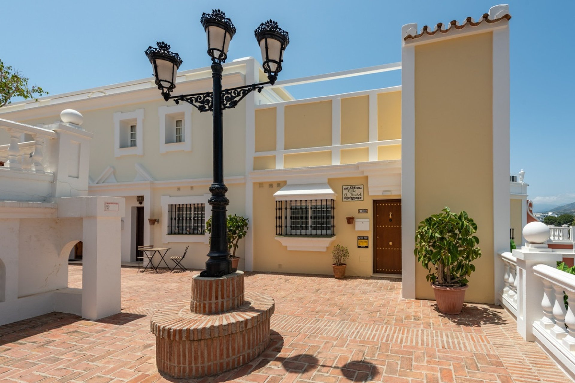 Resale - Town house - Marbella - Nueva Andalucía