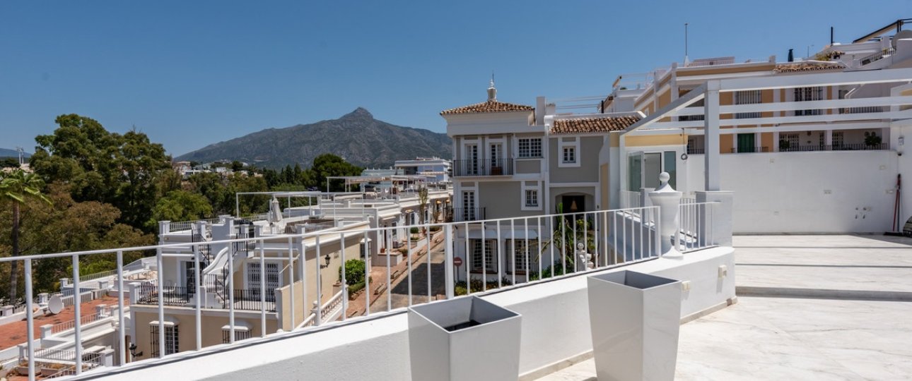 Resale - Town house - Marbella - Nueva Andalucía