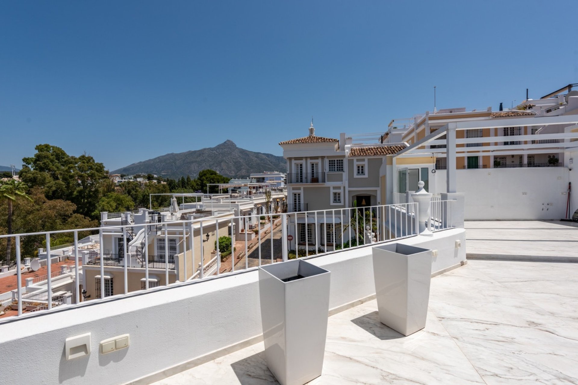 Resale - Town house - Marbella - Nueva Andalucía