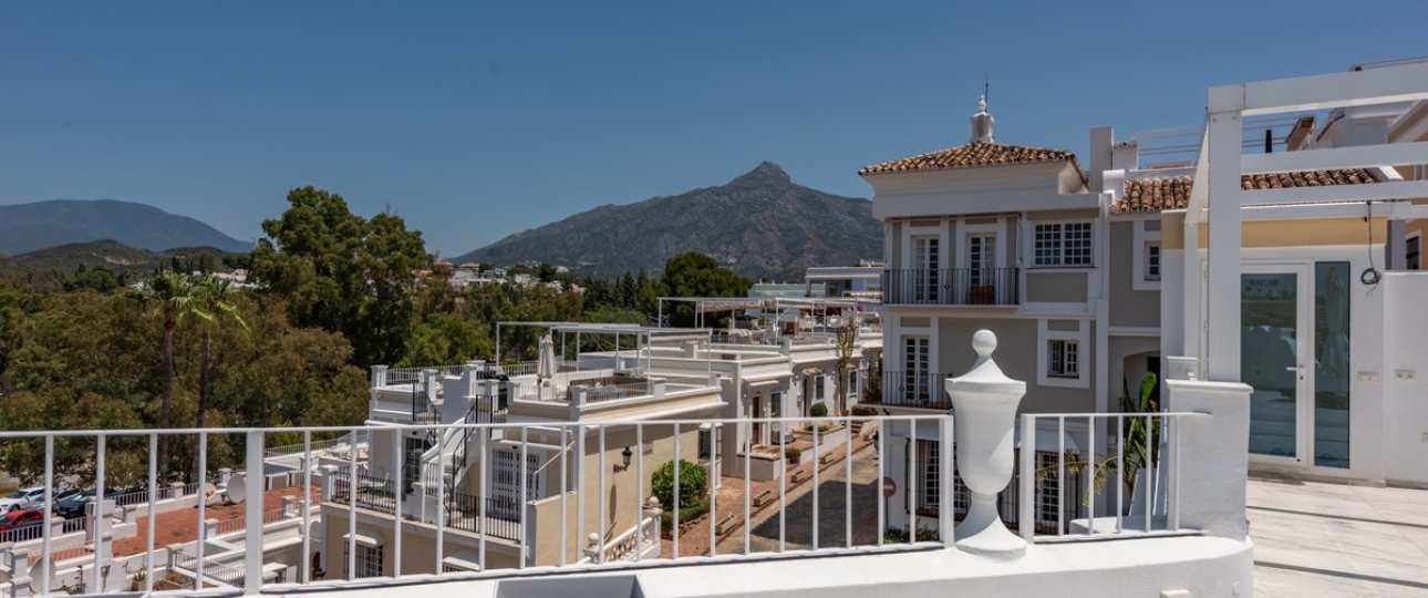 Resale - Town house - Marbella - Nueva Andalucía