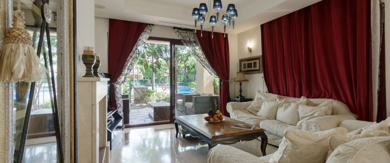 Resale - Town house - Marbella - Nueva Andalucía