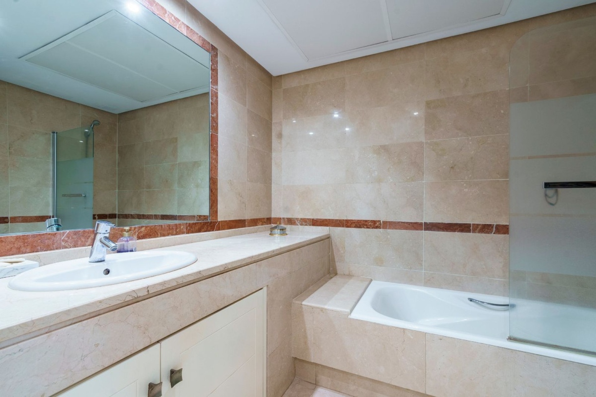 Resale - Town house - Marbella - Nueva Andalucía