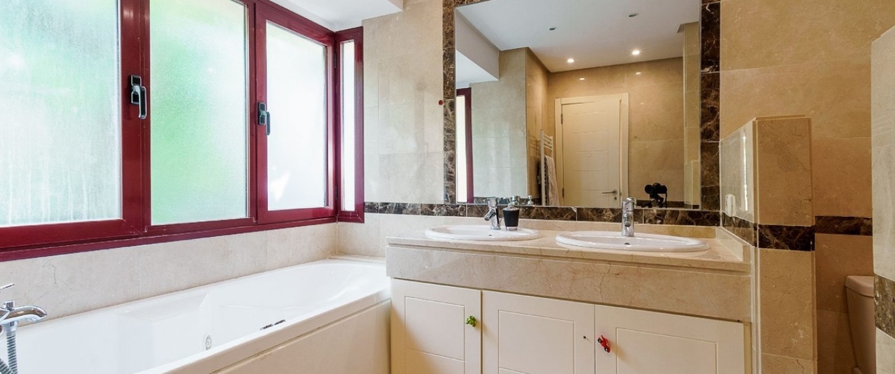 Resale - Town house - Marbella - Nueva Andalucía